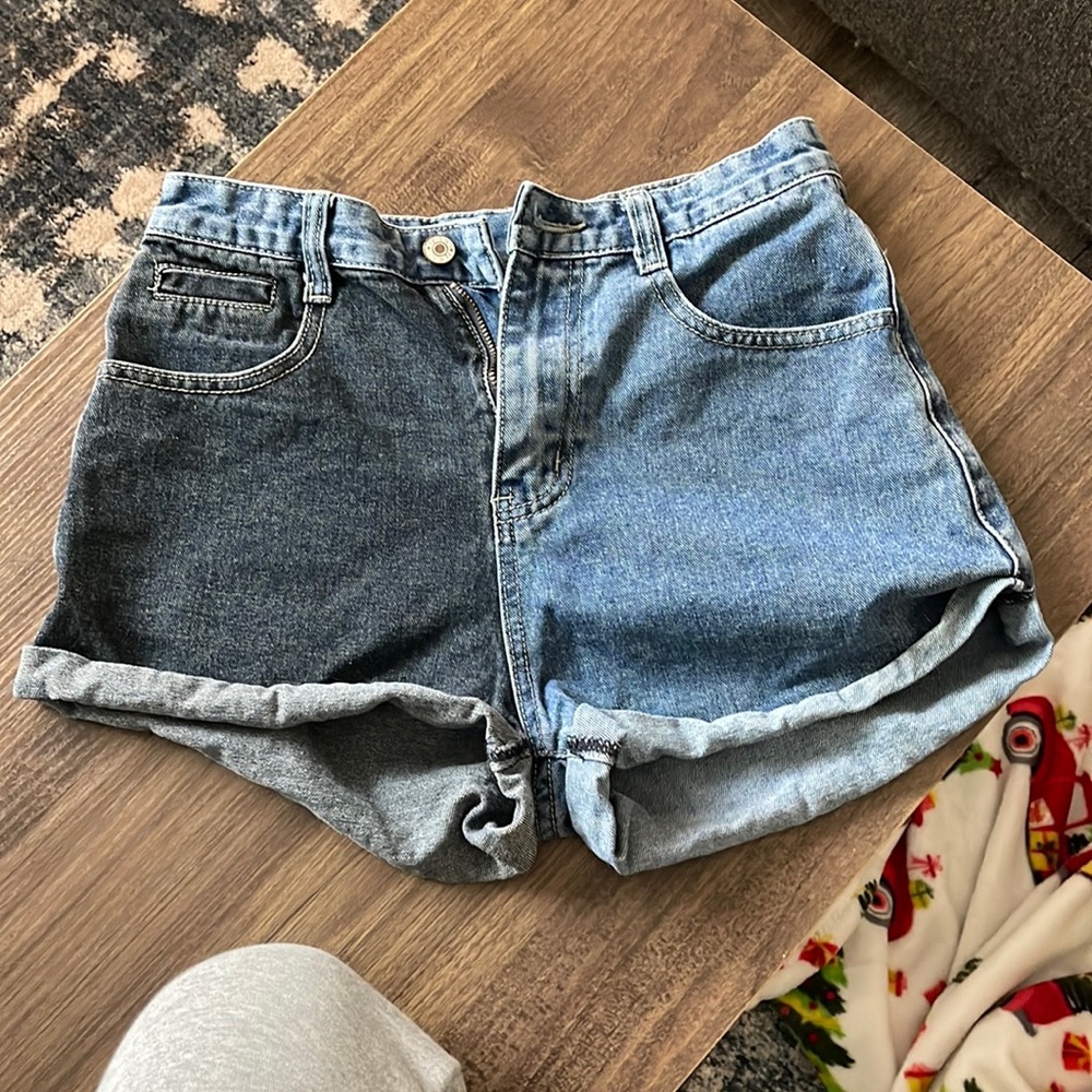 two toned jeans shorts